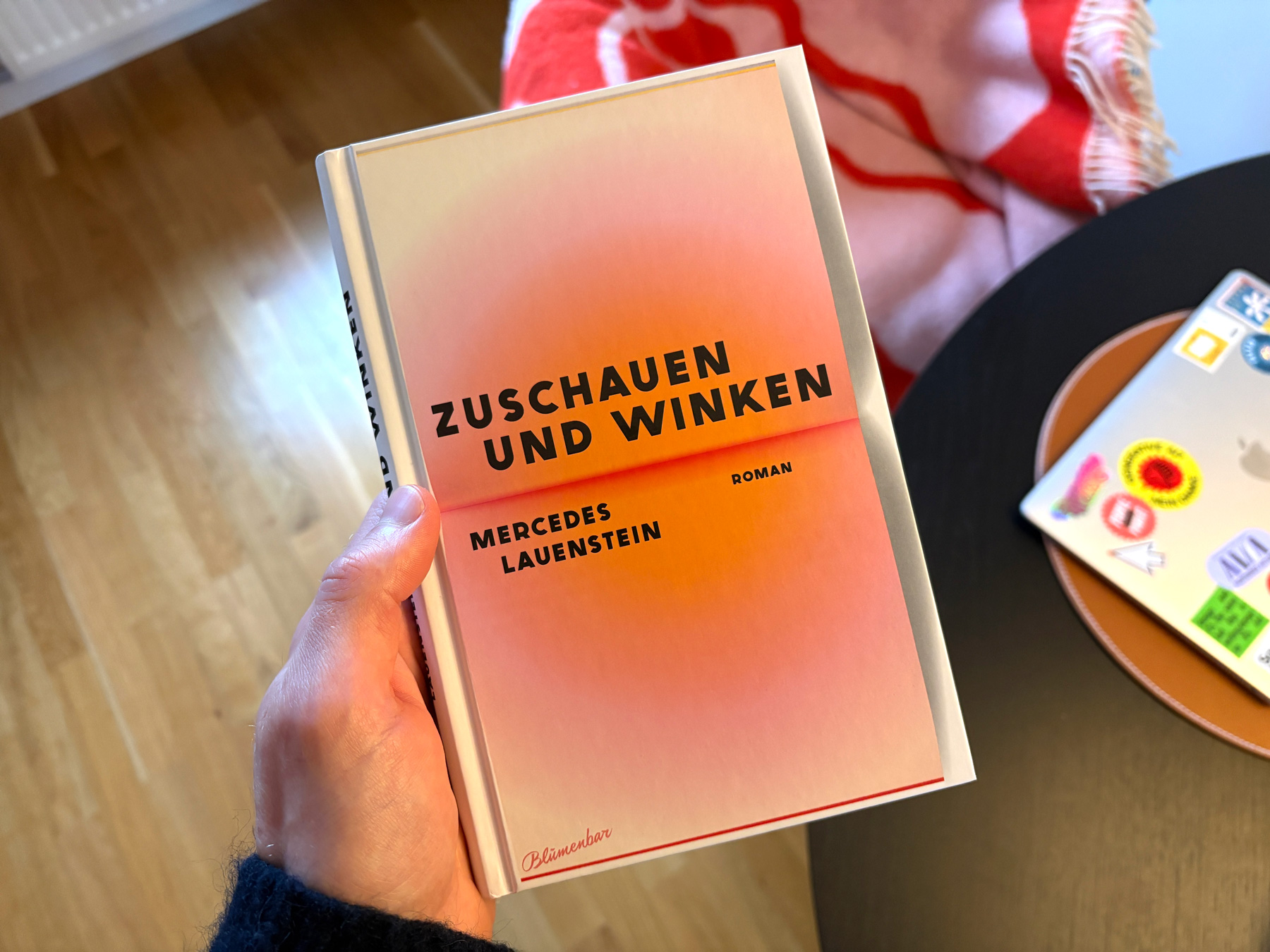 Buch von Mercedes Lauenstein, Titel: Zuschauen und Winken